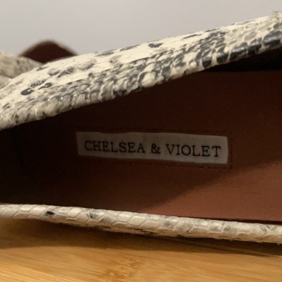 Chelsea & Violet snake print leather loafer - Picture 6 of 7